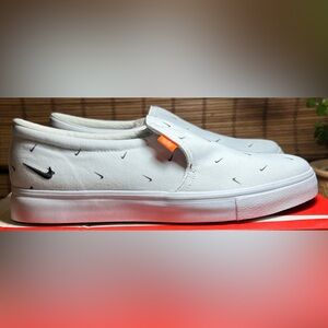 Nike Women’s White Court Royale AC Slip-on Size 10 Sneakers